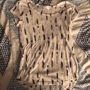 Cute wf brand feather T-shirt!