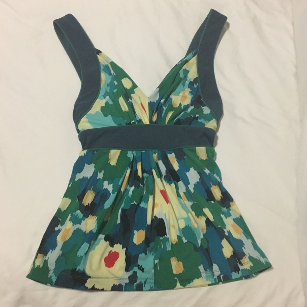 BCBG MaxAzaria XS Top LIKE NEW
