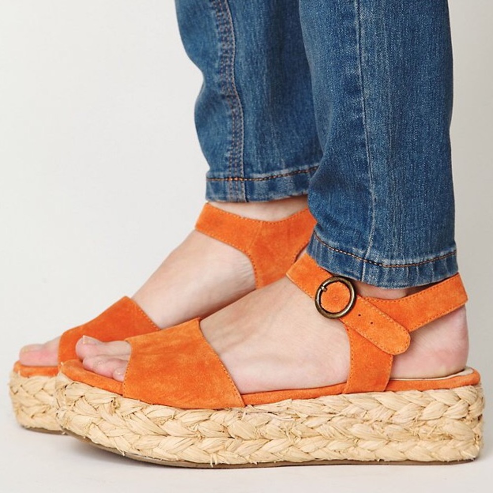 SZ 7 Orange Suede and Raffia Flatform Sandal