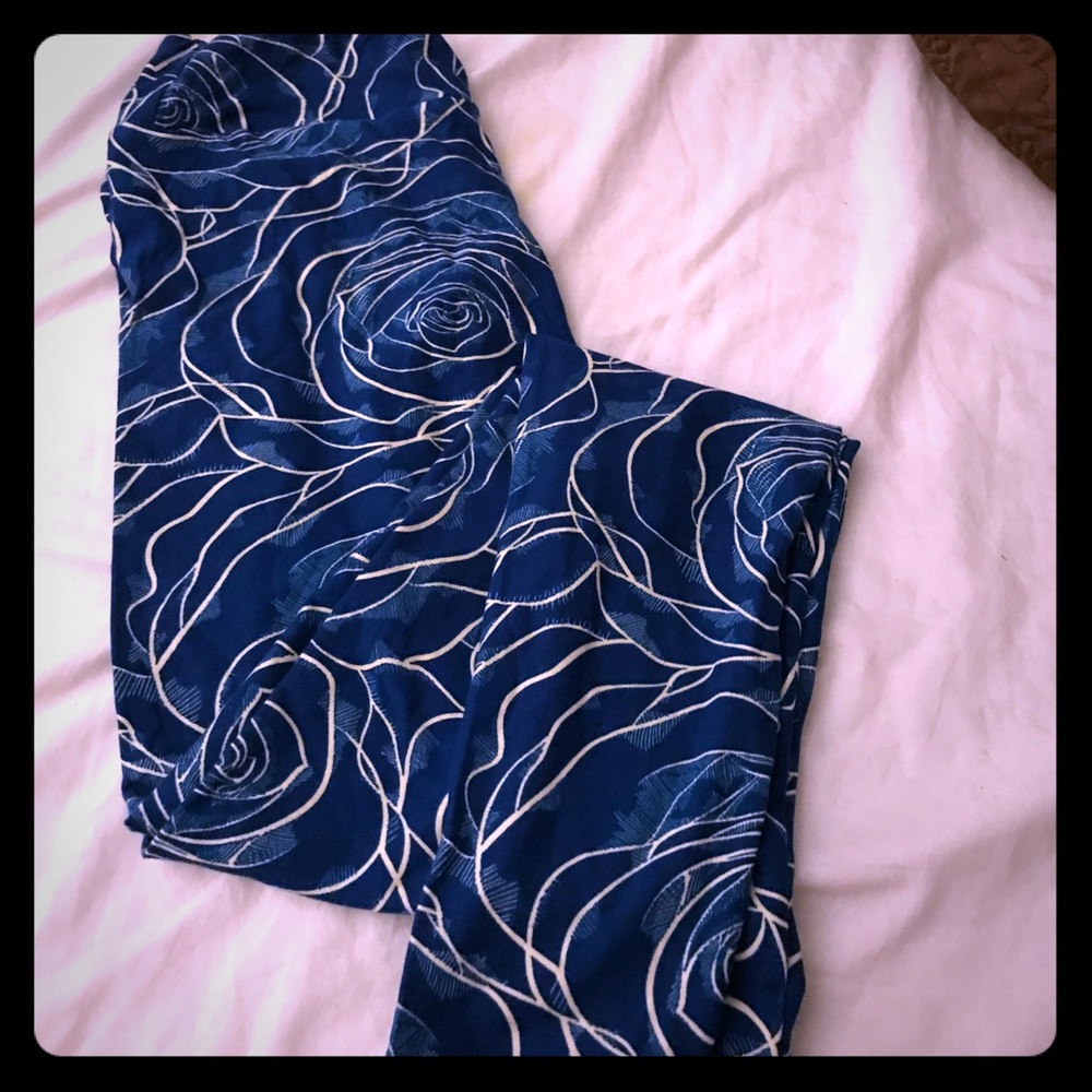 One size Lularoe blue and yellow floral leggings
