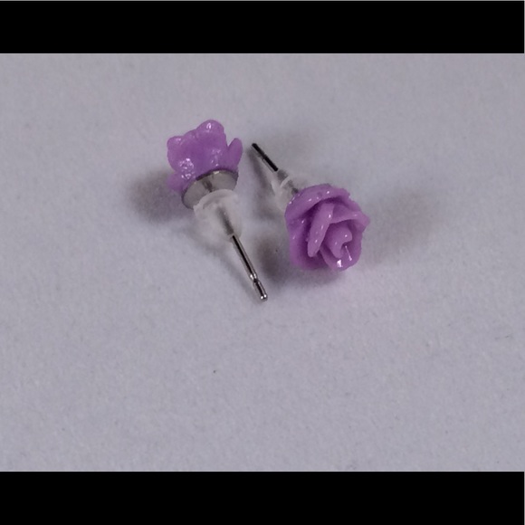 Small Light Purple Flower Earrings - Picture 2 of 4