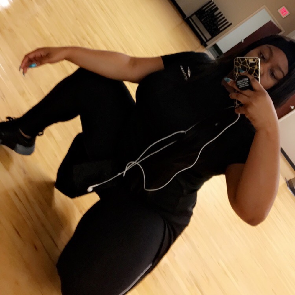 Meet your Posher, Danielle