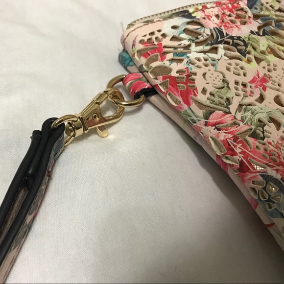 Aldo Wristlet - Picture 4 of 5