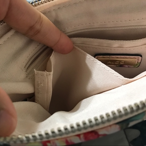 Aldo Wristlet - Picture 5 of 5