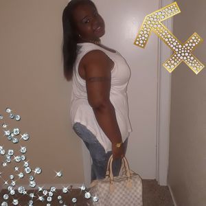 Meet your Posher, Ina