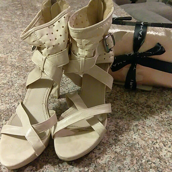 High heels,cream - Picture 1 of 3