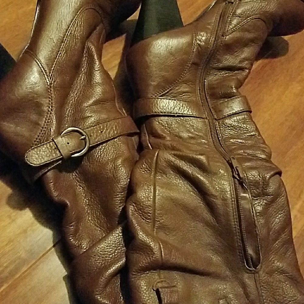 Steve Madden  Size 9 leather boots