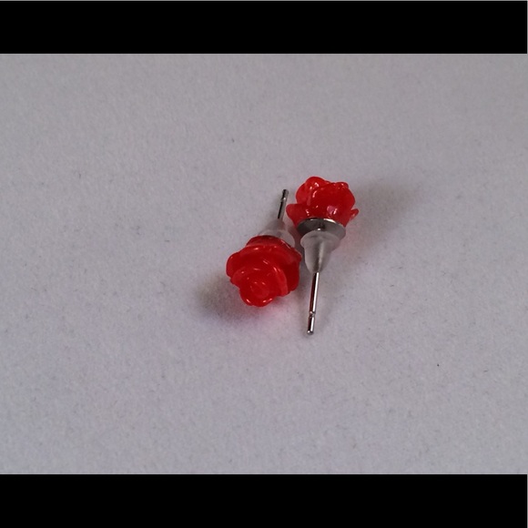 Small Red Flower Earrings - Picture 2 of 4