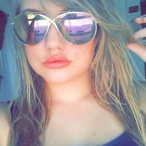 Meet your Posher, Jenna