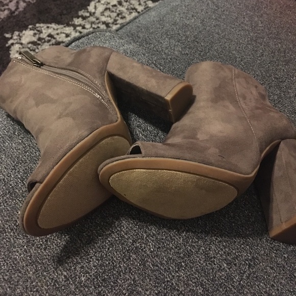 Dress shoes - Picture 3 of 3