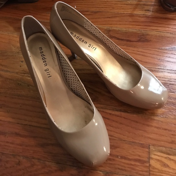 Madden Girl solid nude shoes - Picture 2 of 2