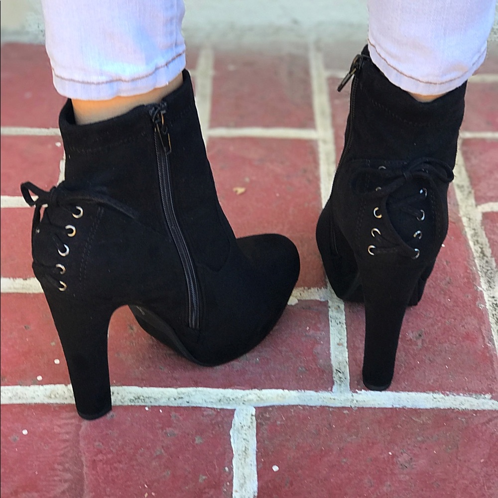 🖤Ingrid Booties🖤