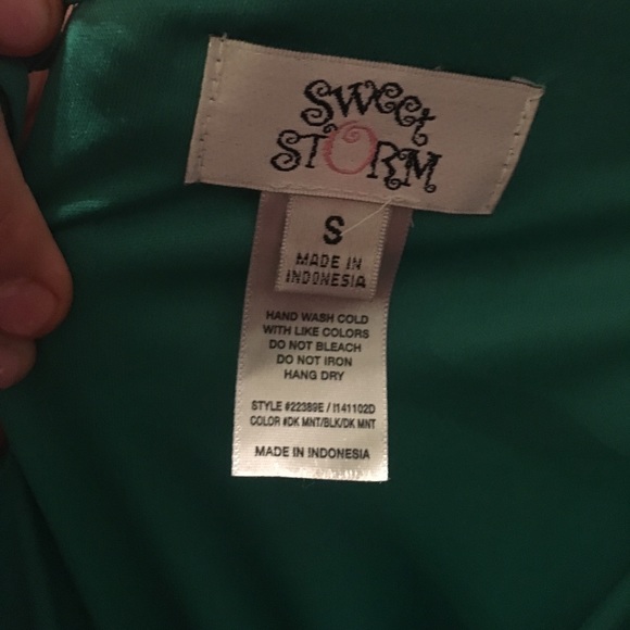 Short dress for sale - Picture 2 of 3