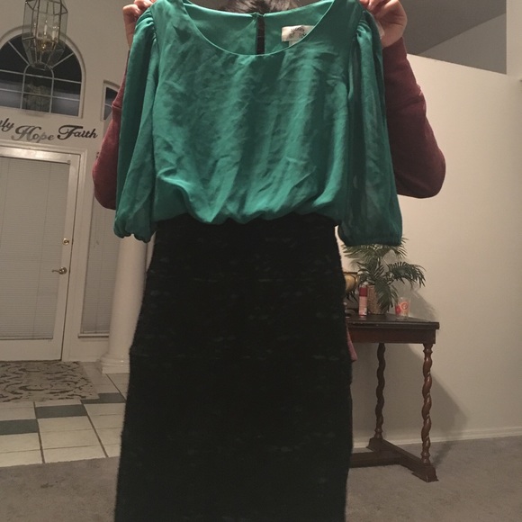 Short dress for sale - Picture 3 of 3