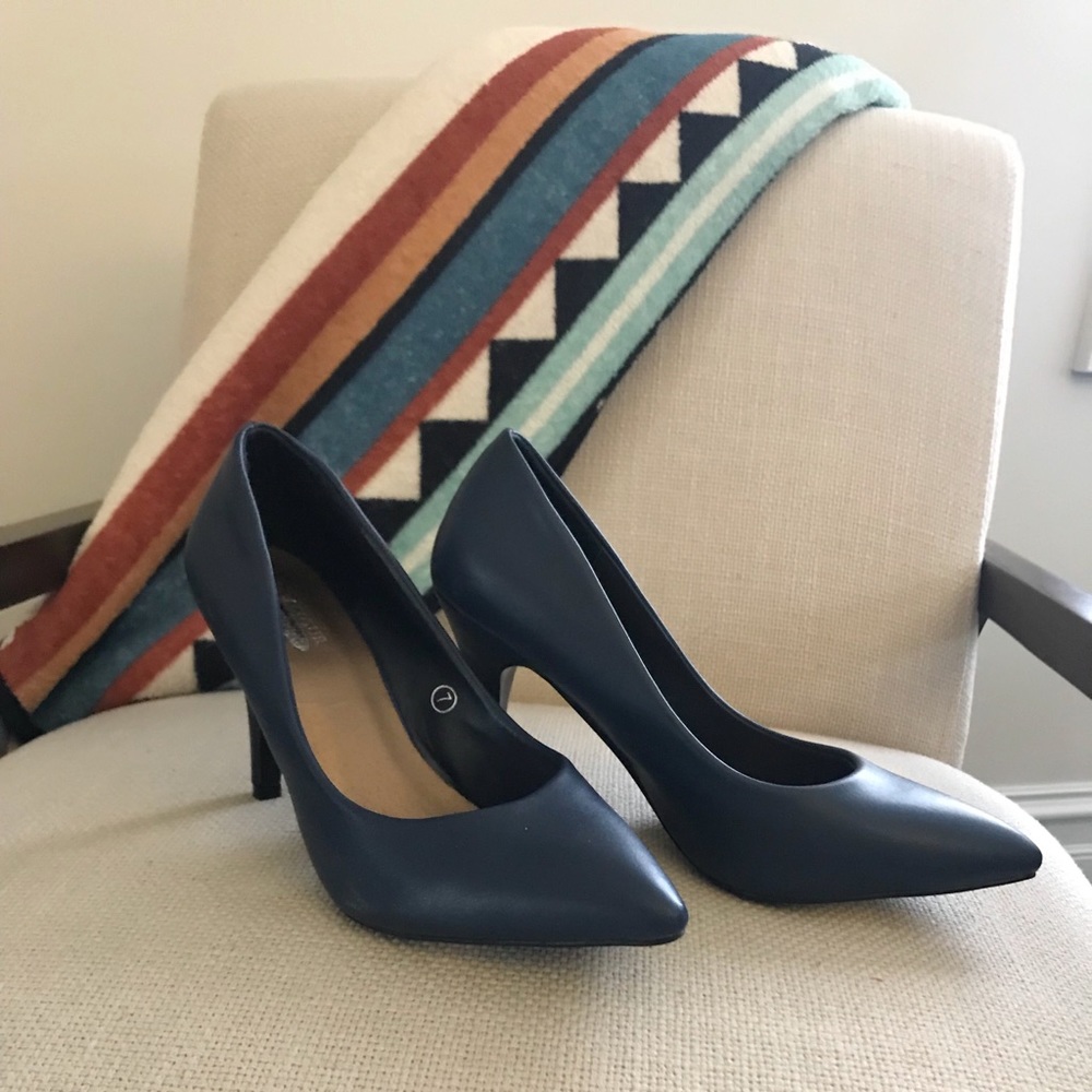 Glamour original navy blue heels