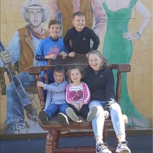 Meet your Posher, Abby