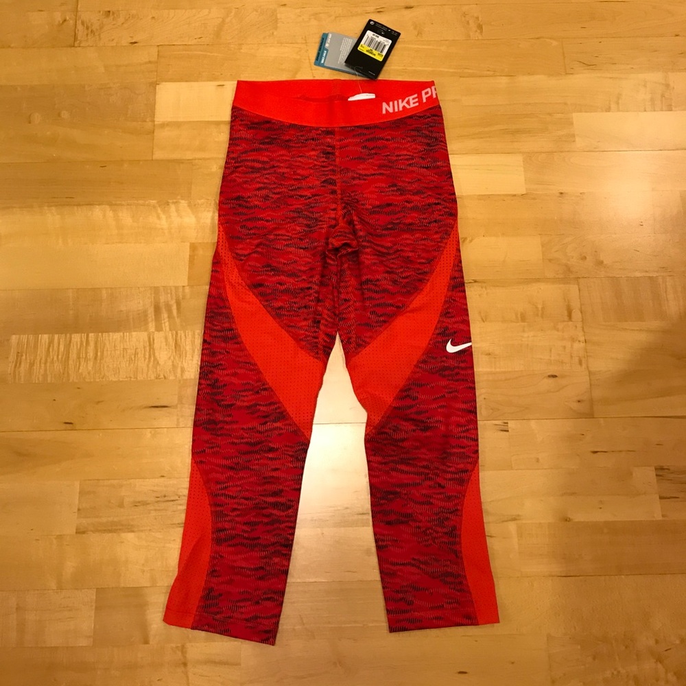 NWT Nike dri fit small red black Capri stay cool