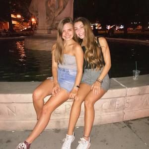 Meet your Posher, Chloe