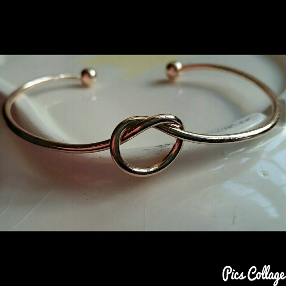 Rose Gold Infinity Knot Bangle