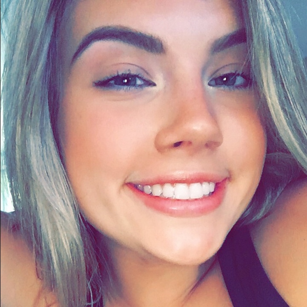 Meet your Posher, Caroline