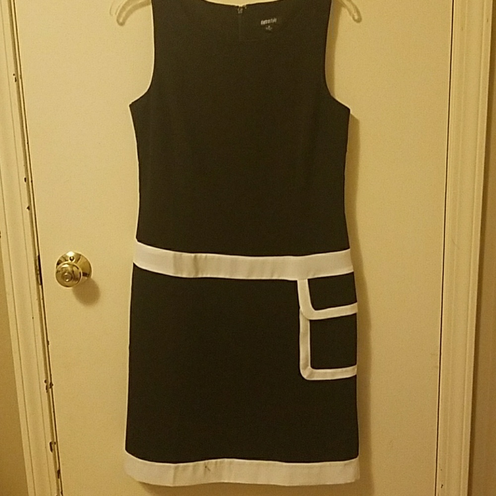 Black and white sleeveless dress