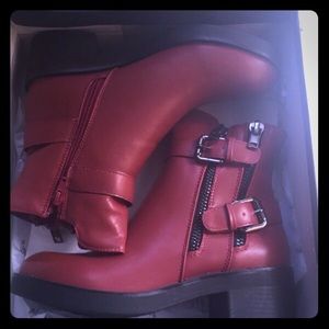 🤶🏼SALE🤶🏼Red Moto Boots w/ Zippers