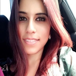 Meet your Posher, Bee