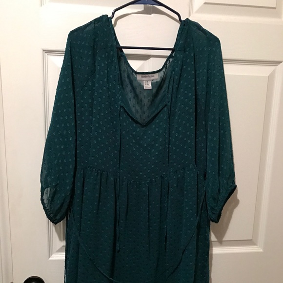 Plus size maternity shirt. - Picture 1 of 2
