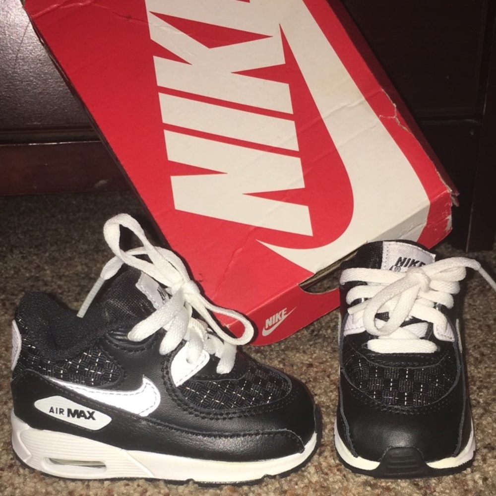 BRAND NEW Nike Air Max size 4c