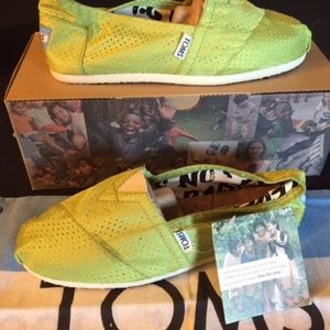 Toms Perforated Nylon Slip On Size 8