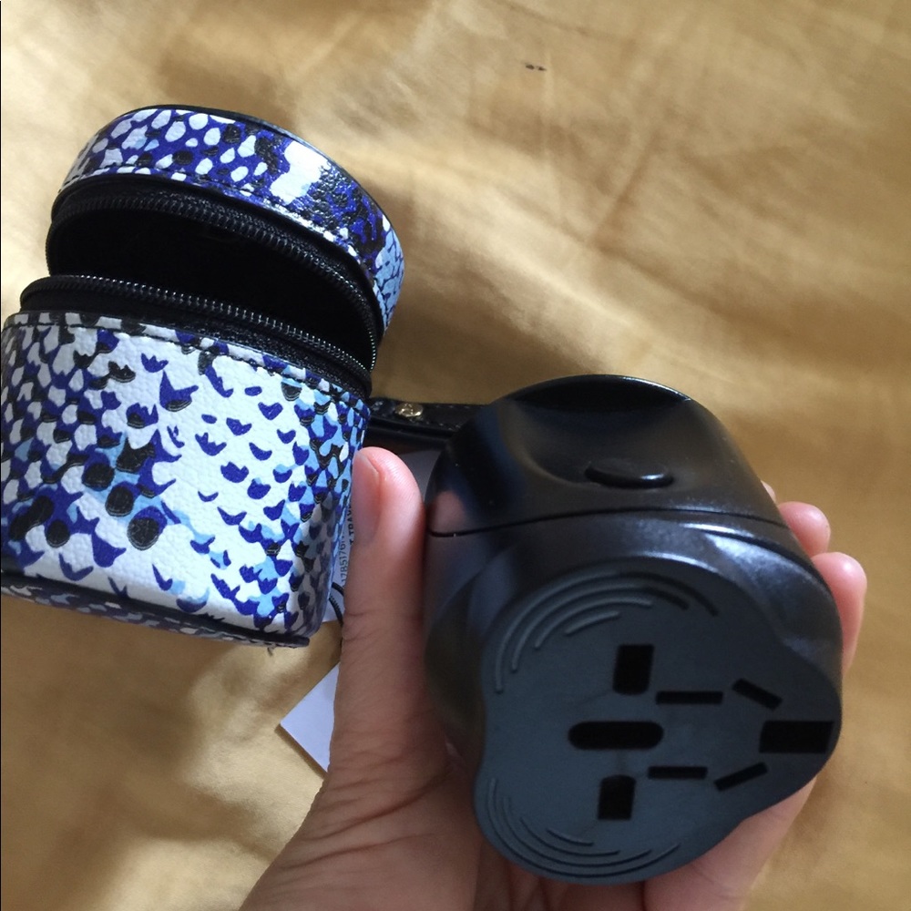 dVF travel adaptor
