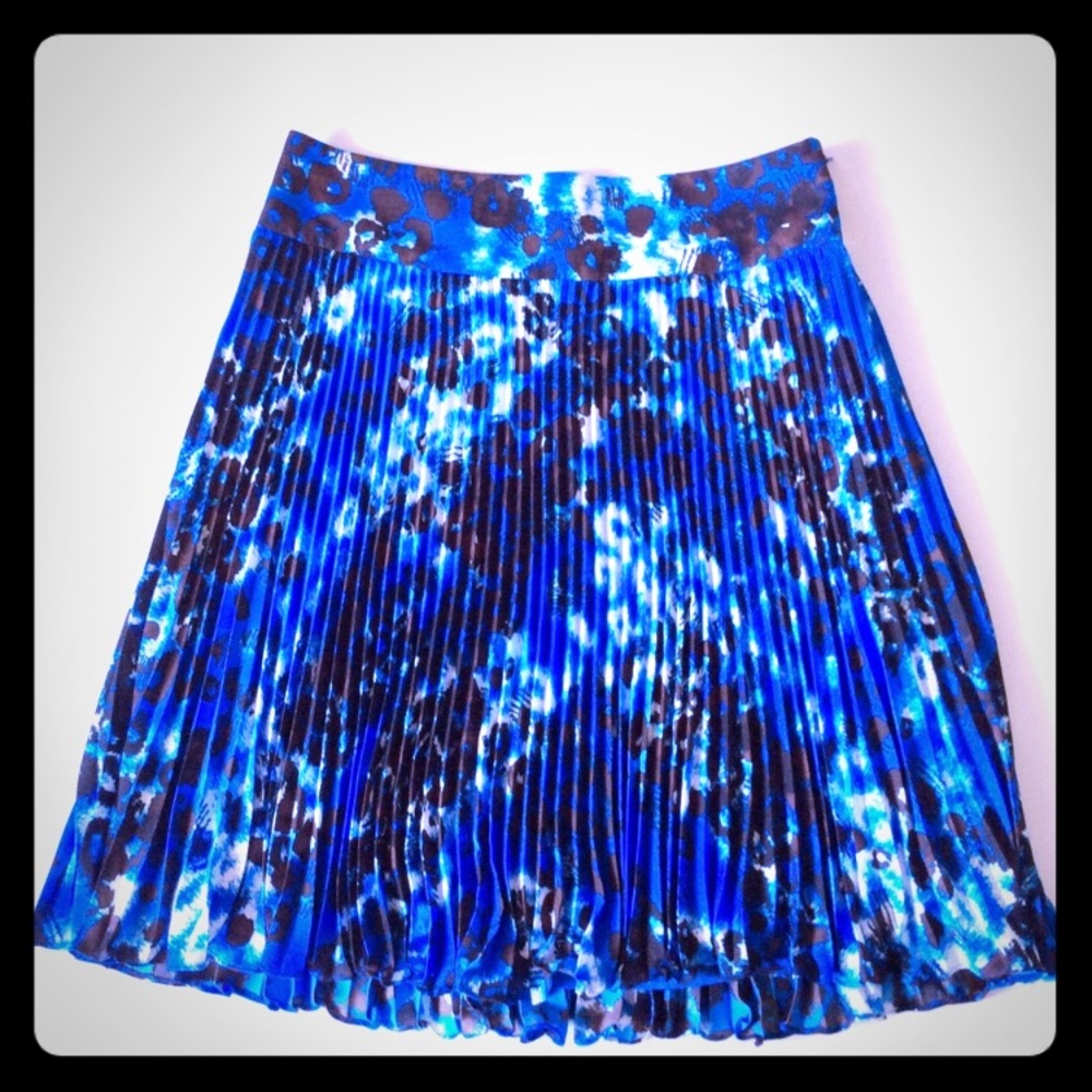 Ann Taylor blue print accordion skirt