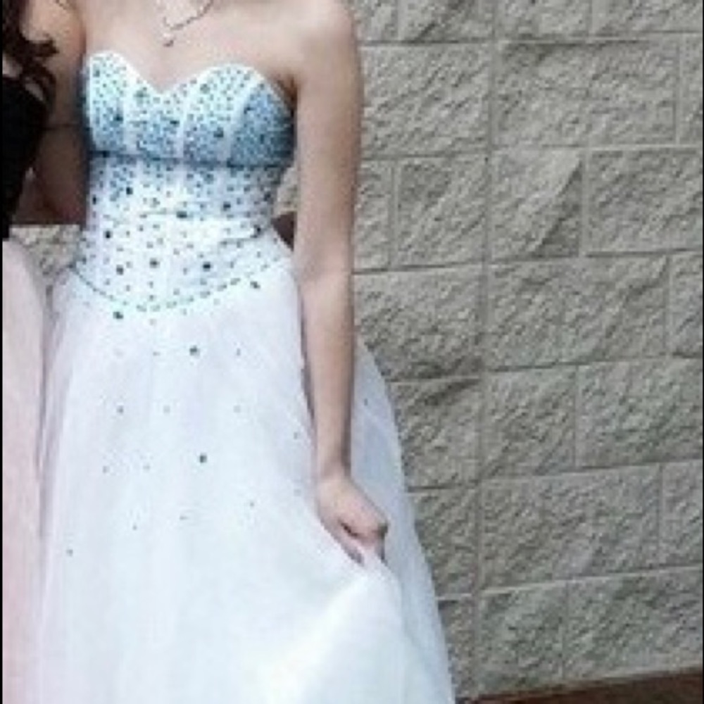 Prom Dress - Picture 2 of 3
