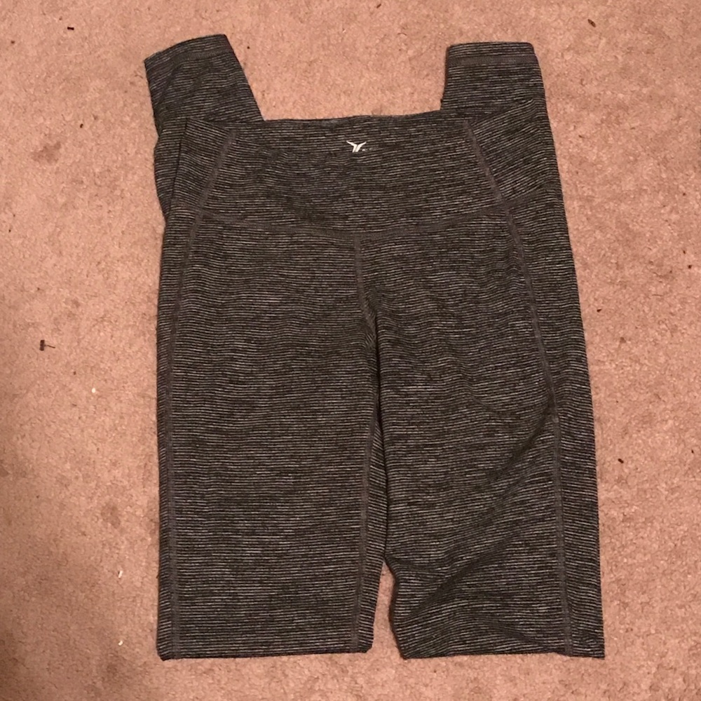 Old Navy Black and Grey striped leggings