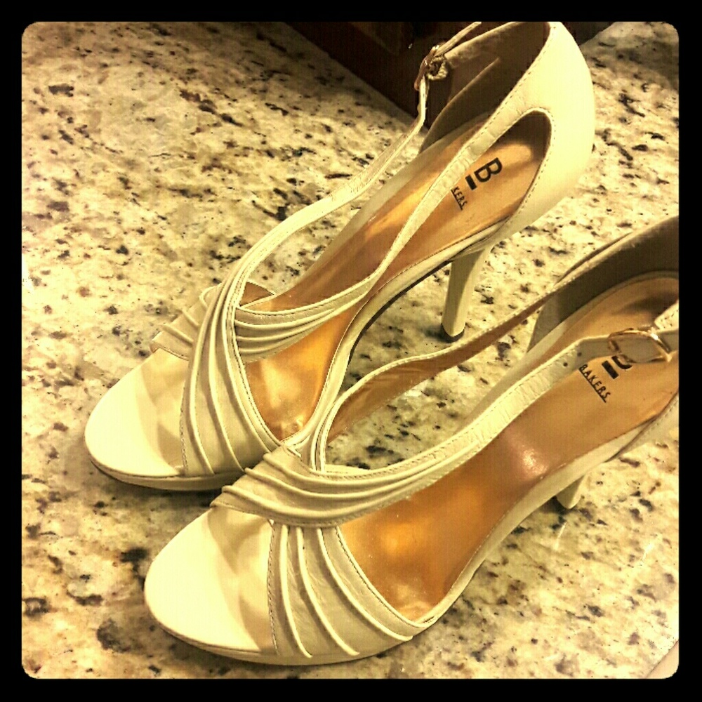 Cream open toe shoes