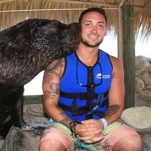 Meet your Posher, Julian