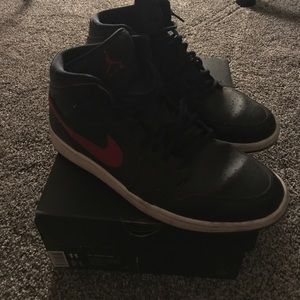 Air Jordan 1 mid
