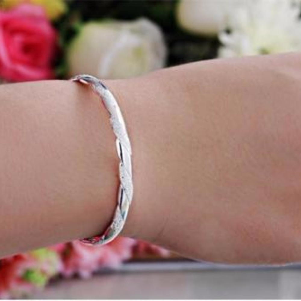 🎈🎈*SOLD *🎈🎈Open 925 sterling silver bracelet