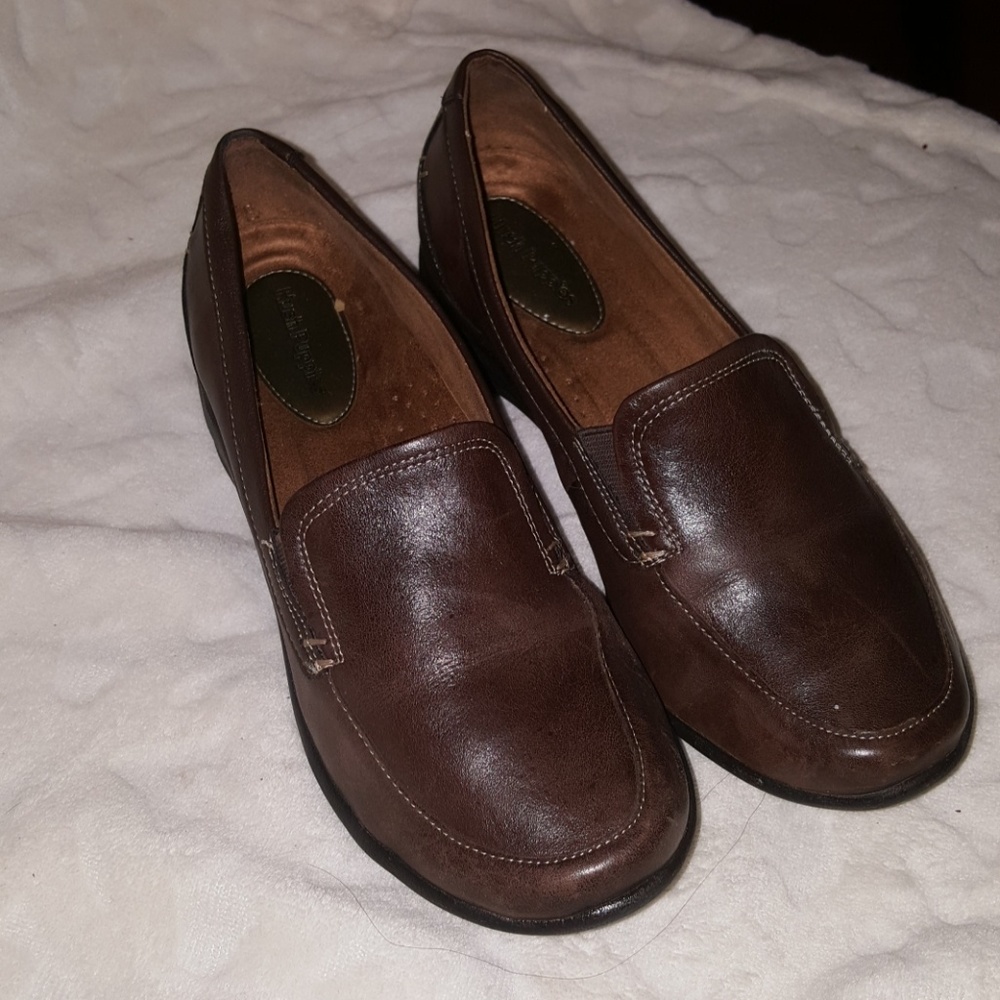 Hush Puppies brown leather flats size 7.5