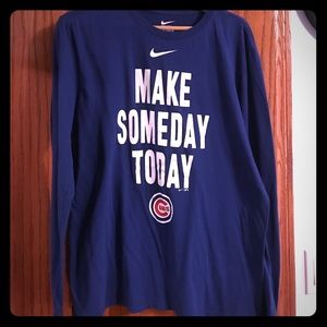 Men’s Nike Cubs Long Sleeve Shirt (Large)