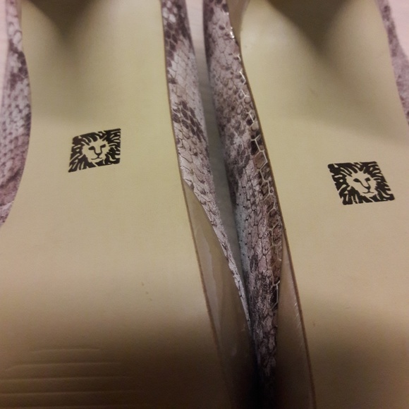 Anne Klein 4" peep toe heels - Picture 8 of 8