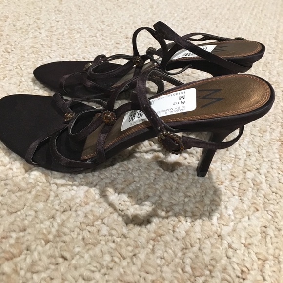 Chocolate sparkly sandals for holiday parties - Picture 2 of 4