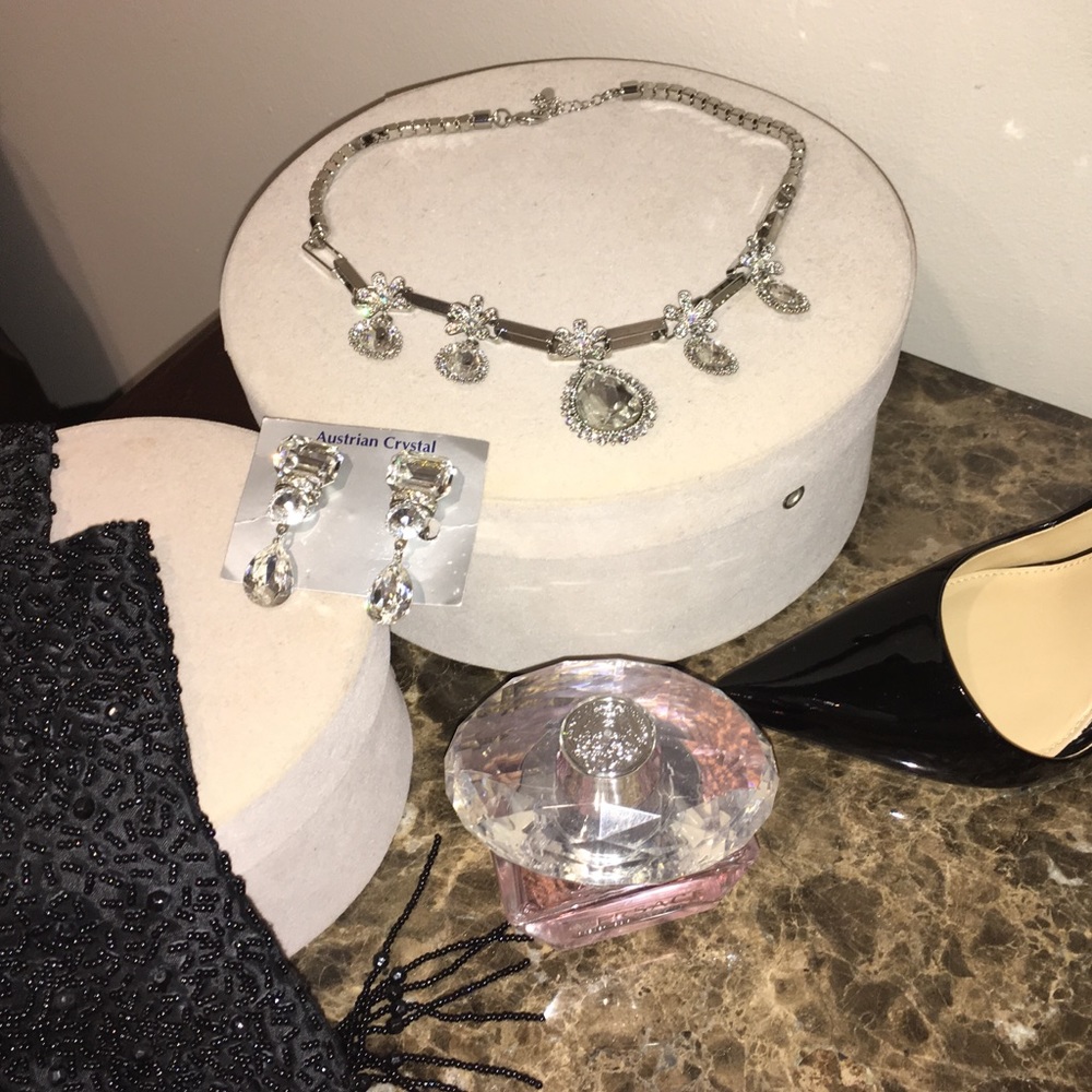 AUSTRIAN CRYSTAL NECKLACE & EARRING SET