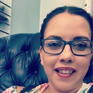 Meet your Posher, Mayra