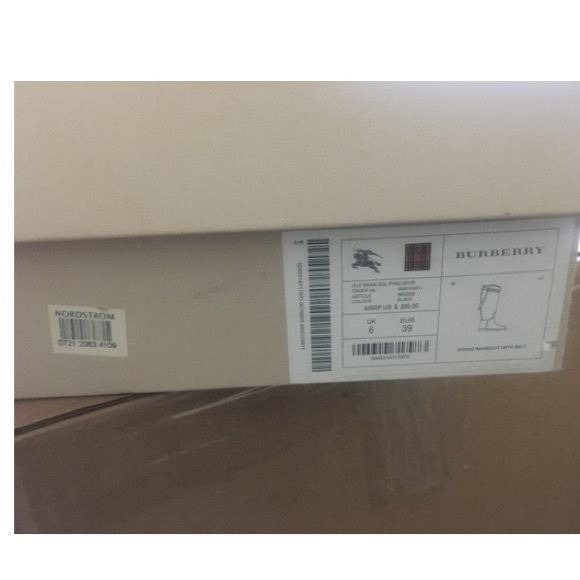 Authentic Burberry riding rain boots with buckle - Picture 4 of 5