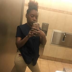 Meet your Posher, Vanessa