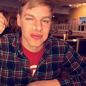 Meet your Posher, Casey