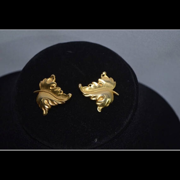 1950 Jewelery - Picture 2 of 3