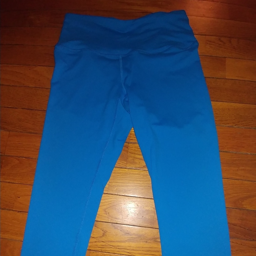 90 degree cropped pants size M
