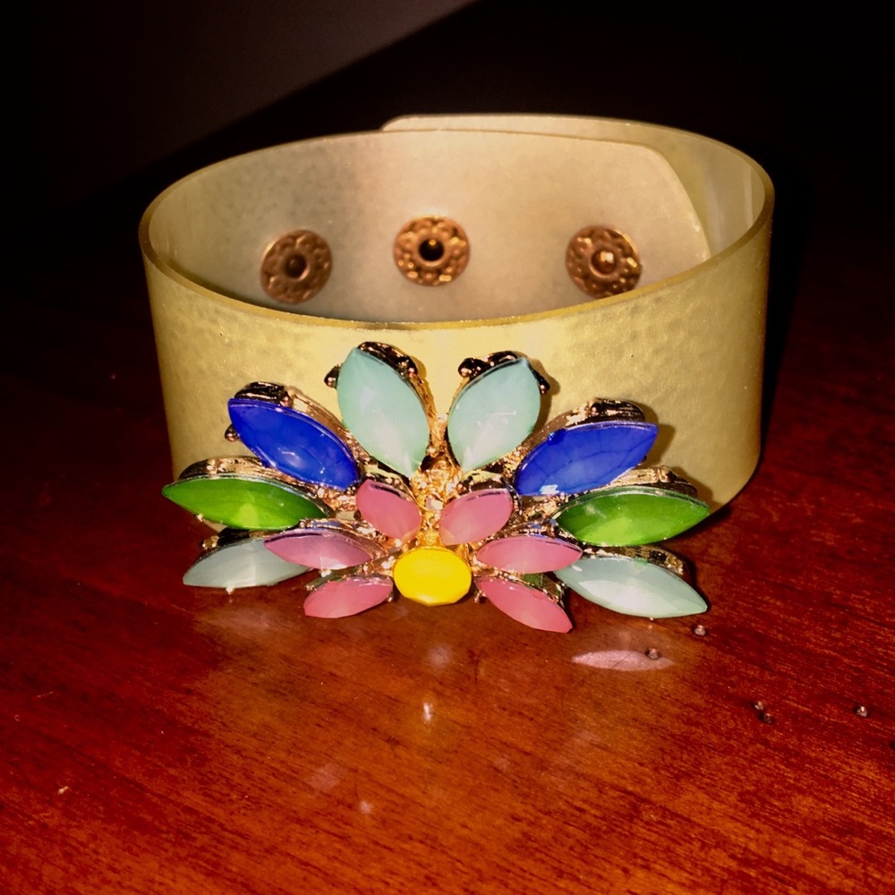 Multi-colored flower embellished bracelet